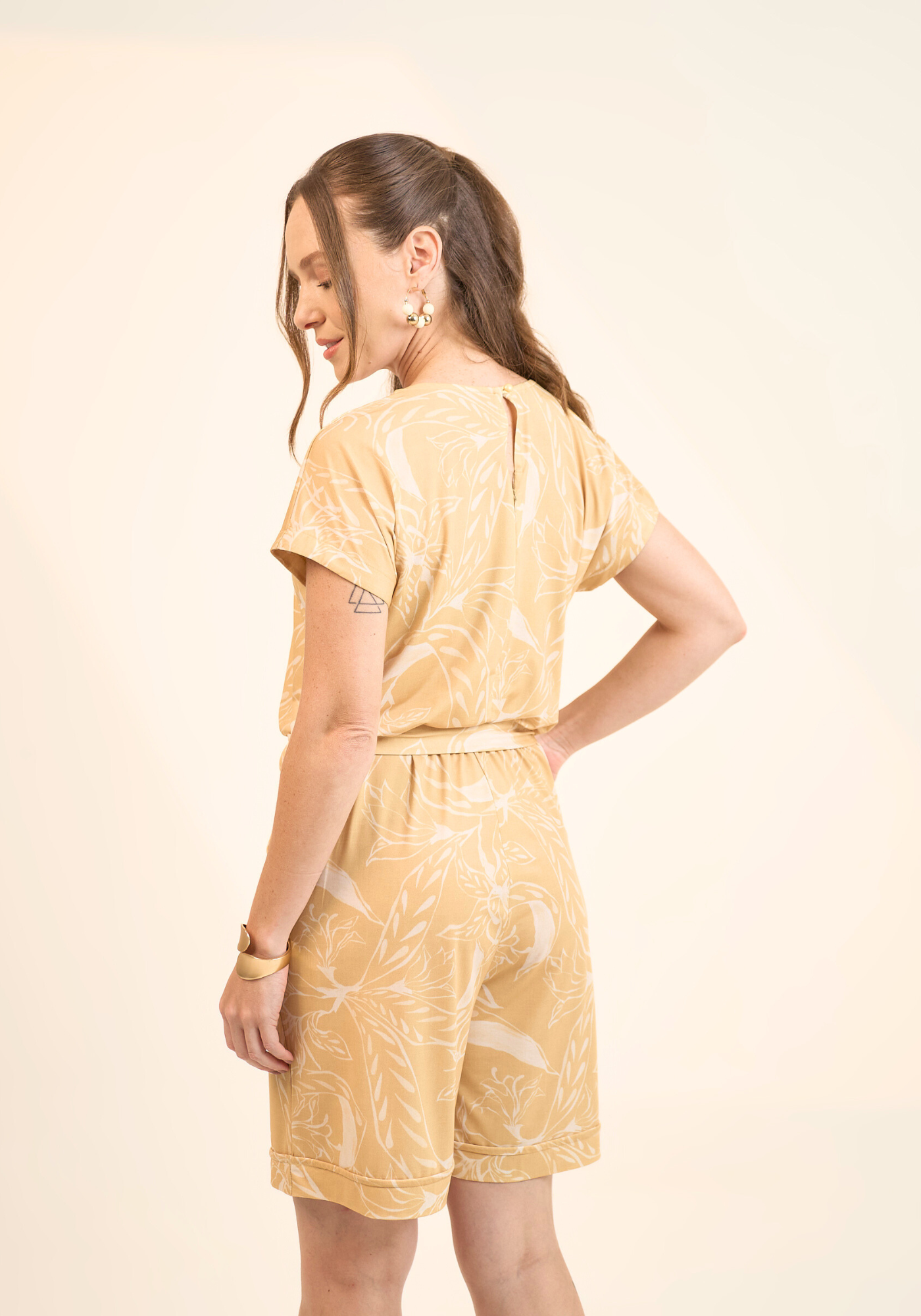 01 macaquinho mariah bege