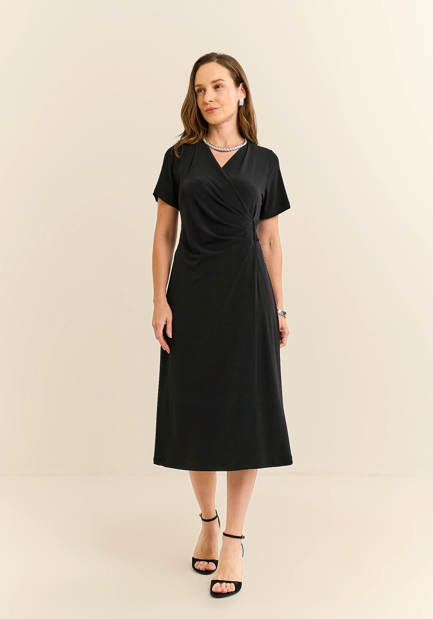 02 vestido liso de malha fria preto