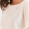 05 blusa detalhe botao daphne off