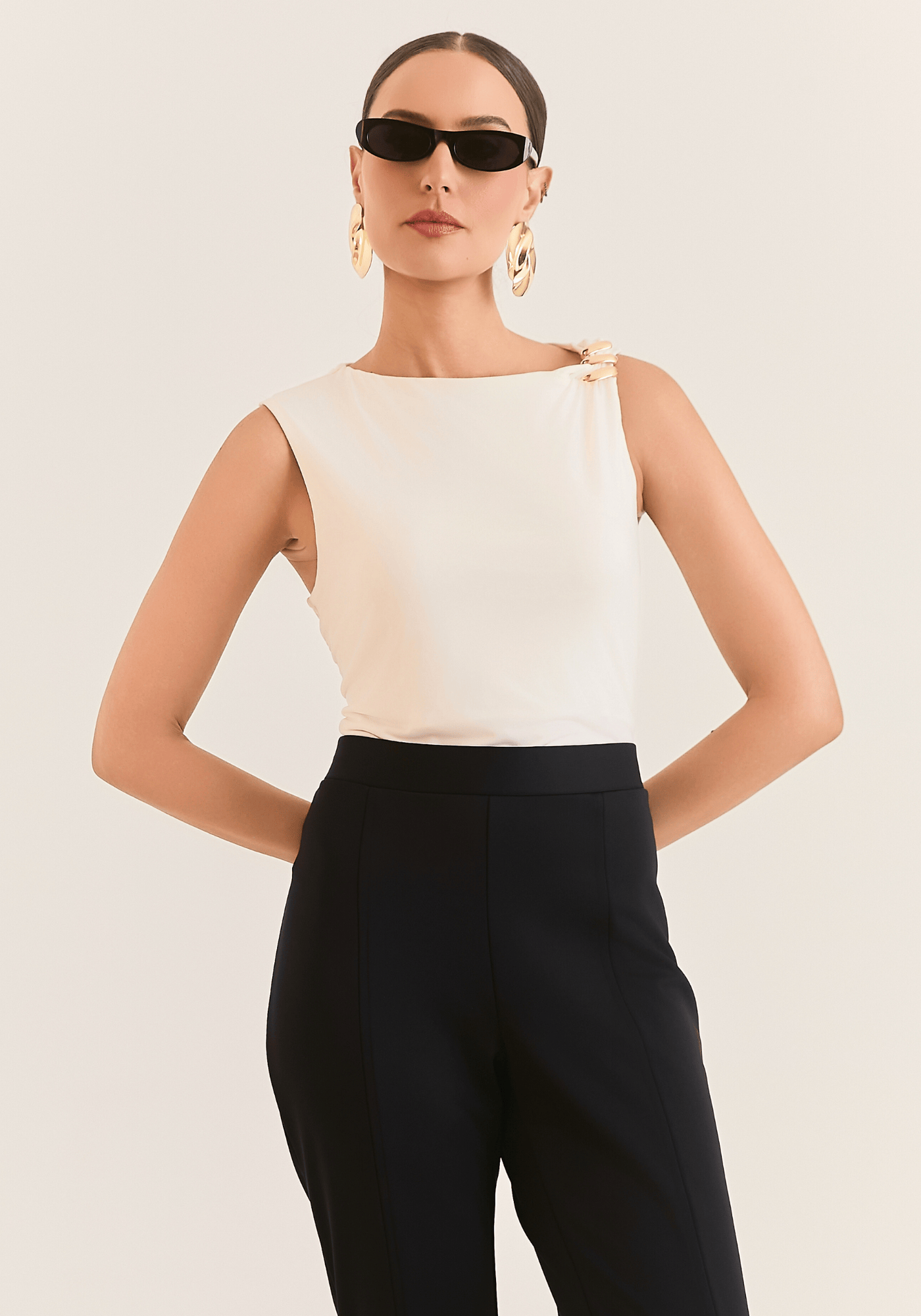 02 blusa decote assimetrico off