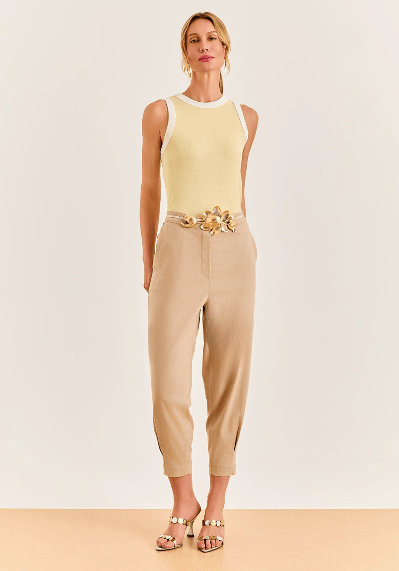 07 calca cropped linen classic bege